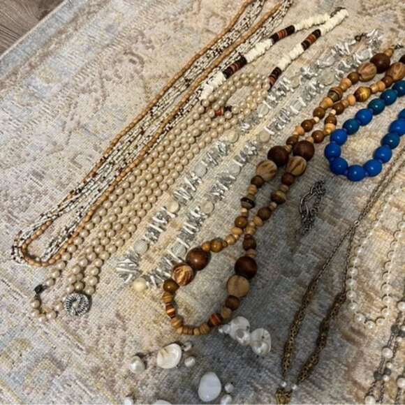 Lot of Casual Jewelry Necklaces, Watches, Bracelets, Partywear - Picture 4 of 7